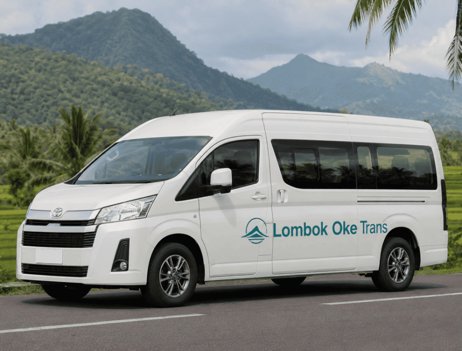 Toyota Hiace Premio untuk rental rombongan di Lombok