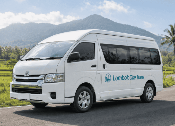 Toyota Hiace untuk sewa mobil rombongan di Lombok